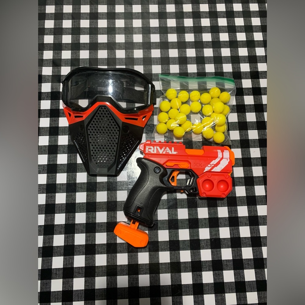 NERF RIVAL KNOCKOUT XX-100 BLASTER IN RED WITH ACCESSORY